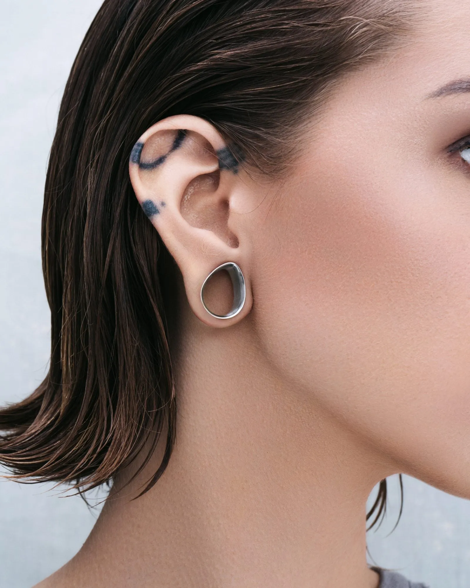 A&E Signature Minted Teardrop Tunnels