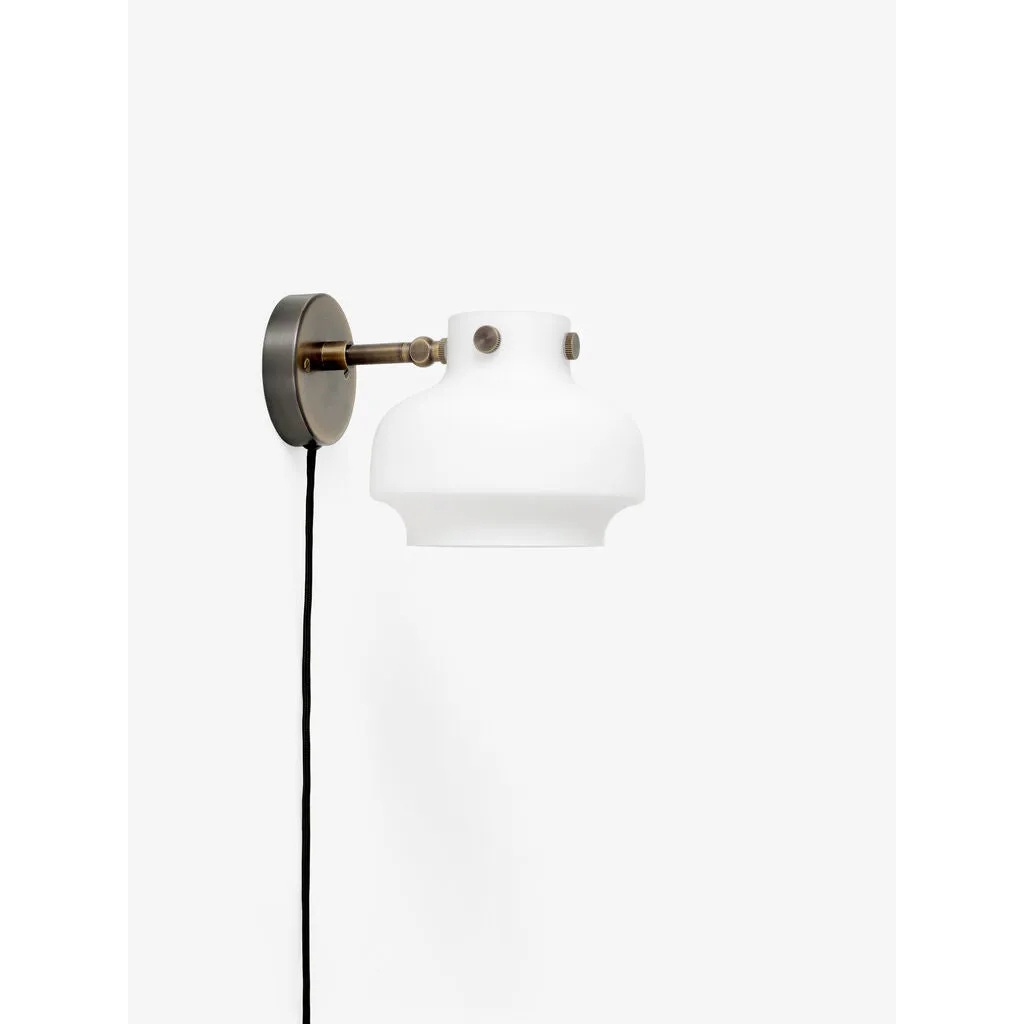 &Tradition Copenhagen Wall Lamp G9 SC54 | Satinized Opal Glass/Bronzed Brass