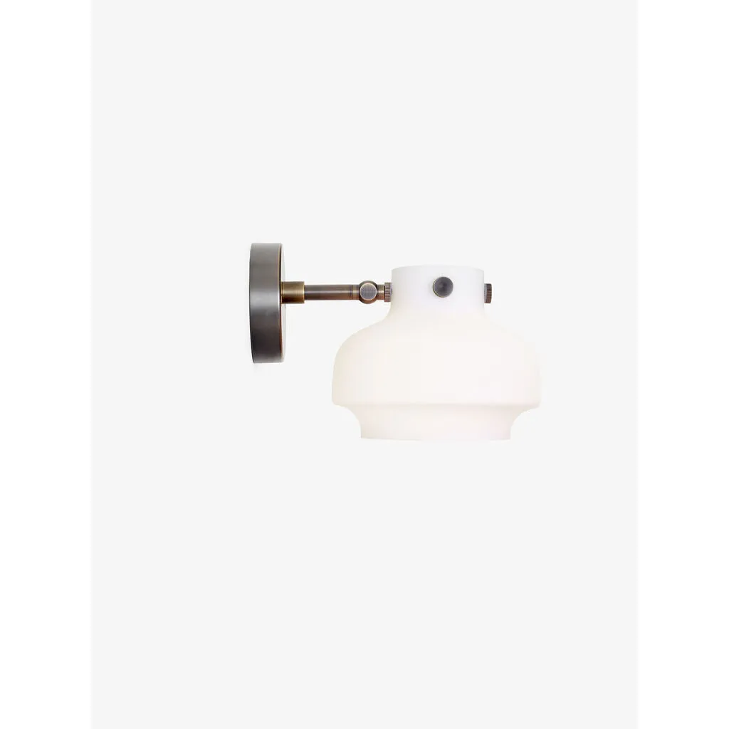 &Tradition Copenhagen Wall Lamp G9 SC54 | Satinized Opal Glass/Bronzed Brass