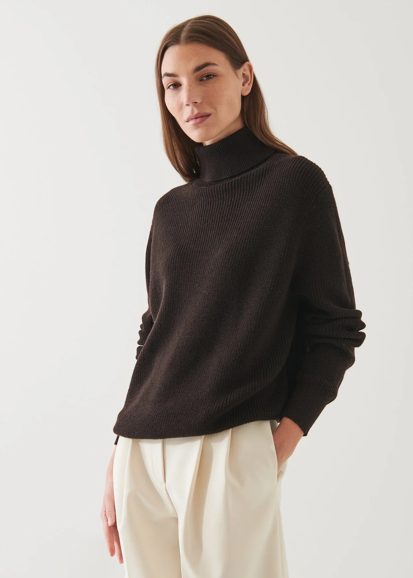 BOYFRIEND RIBBED TURTLENECK