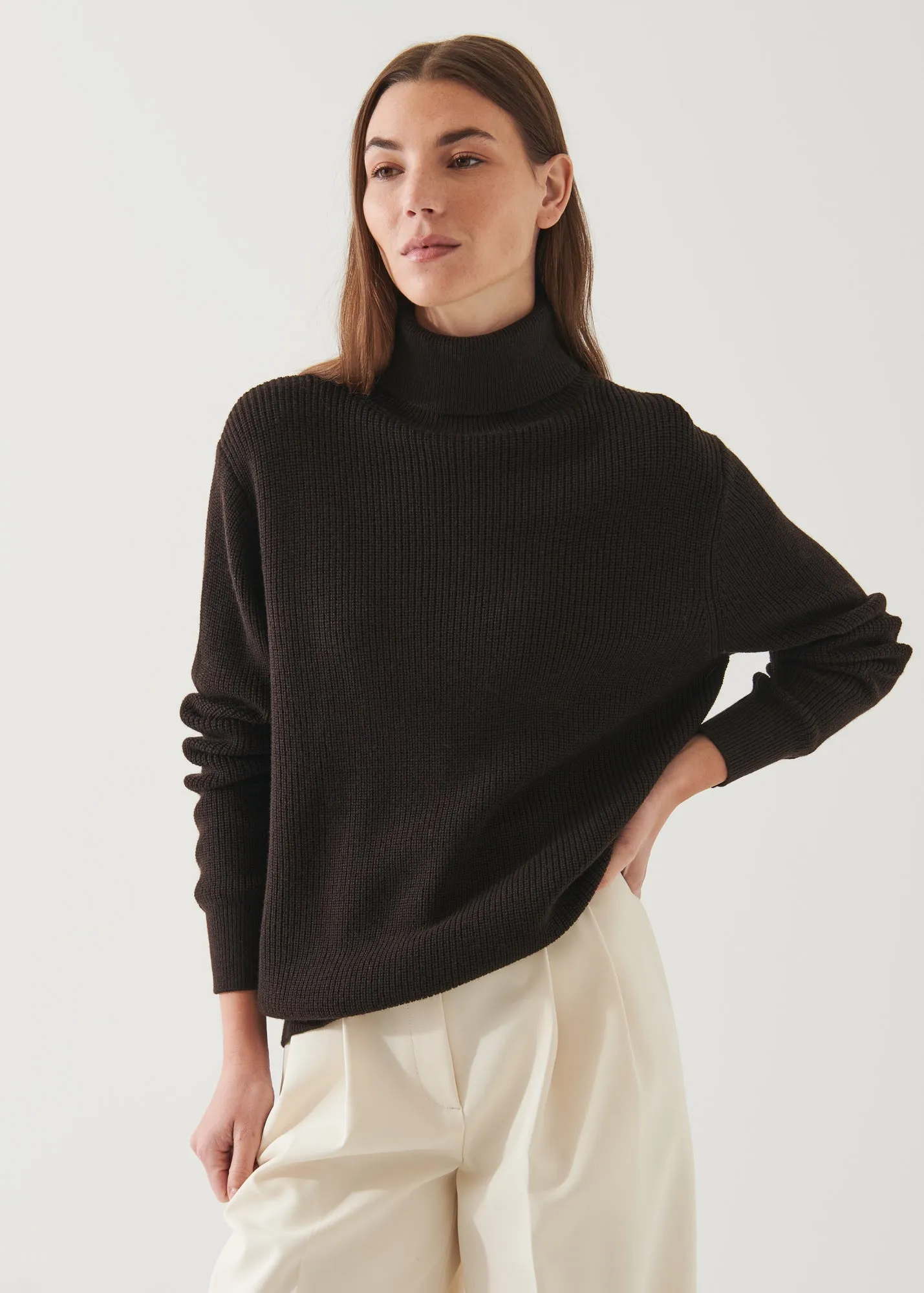 BOYFRIEND RIBBED TURTLENECK