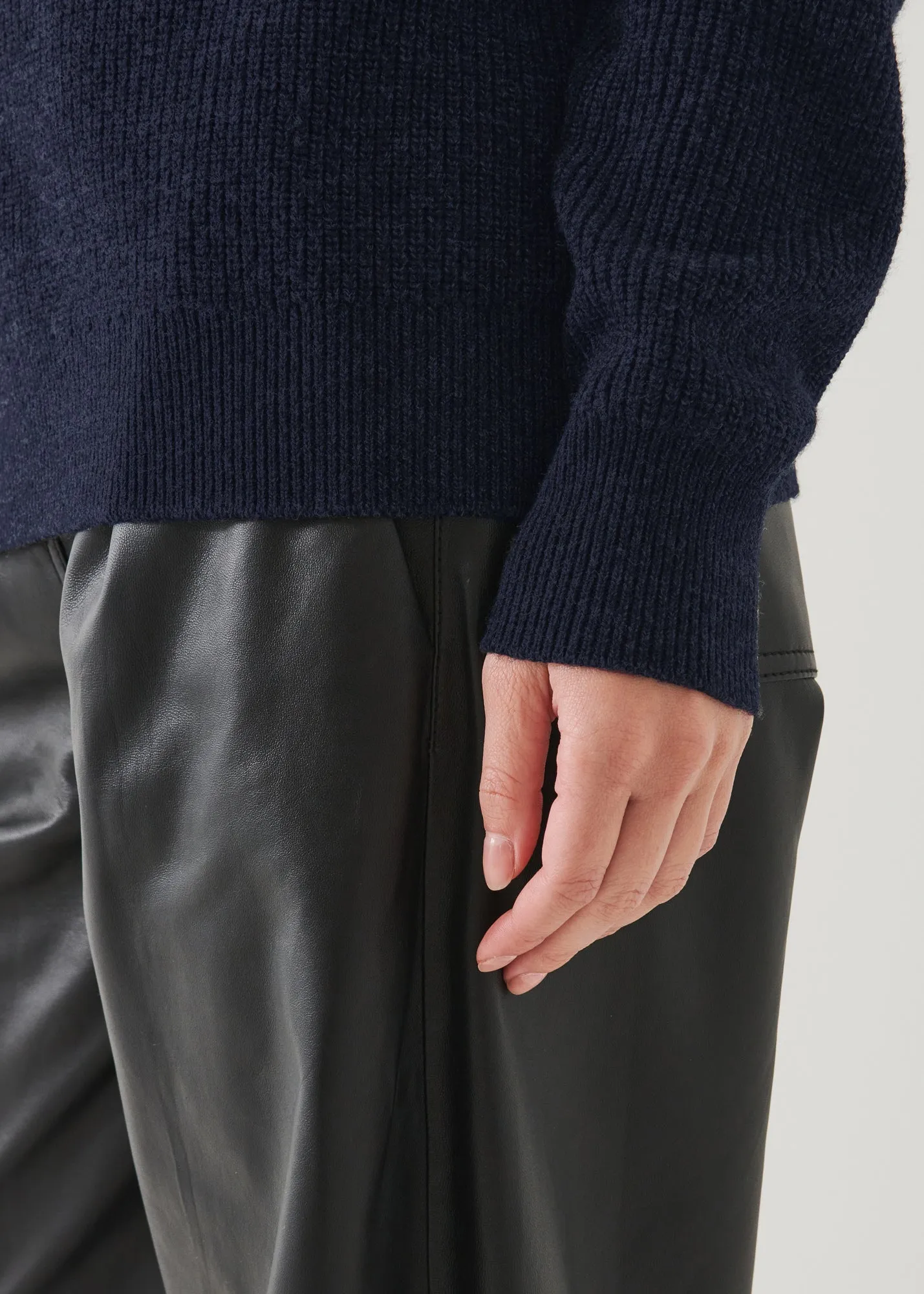 BOYFRIEND RIBBED TURTLENECK