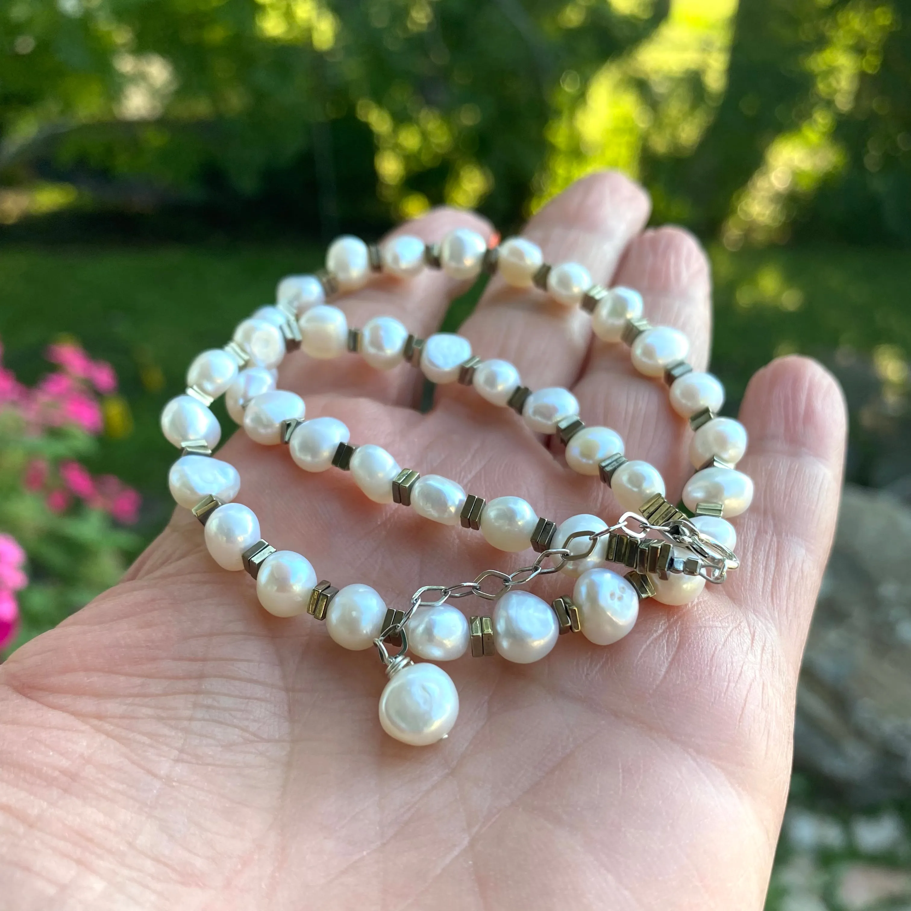 Genuine Fresh Water White Pearls w Hematite Beads Choker Necklace