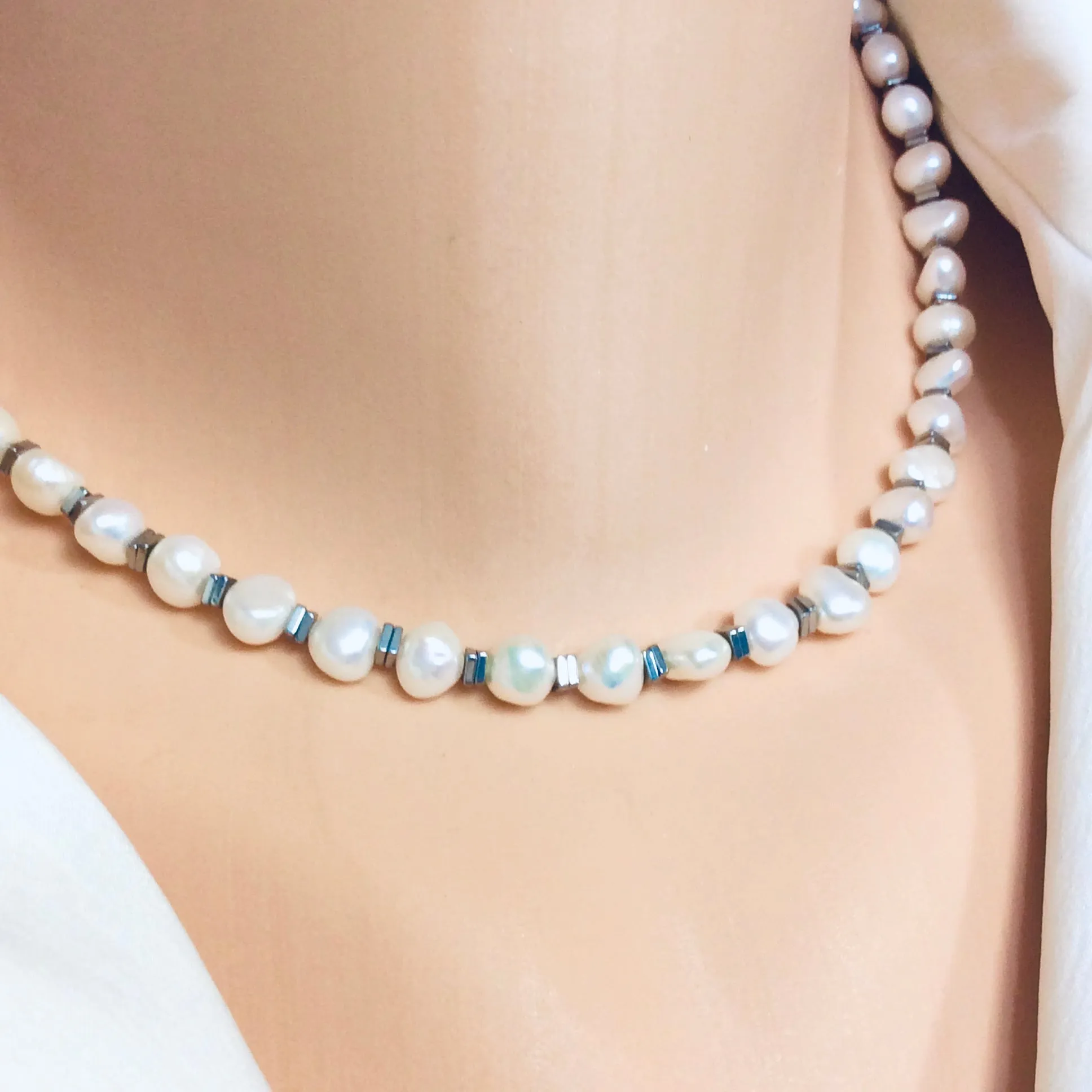 Genuine Fresh Water White Pearls w Hematite Beads Choker Necklace