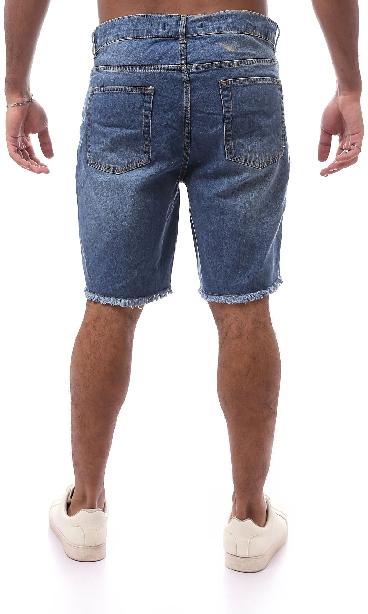 O165563 Men Shorts