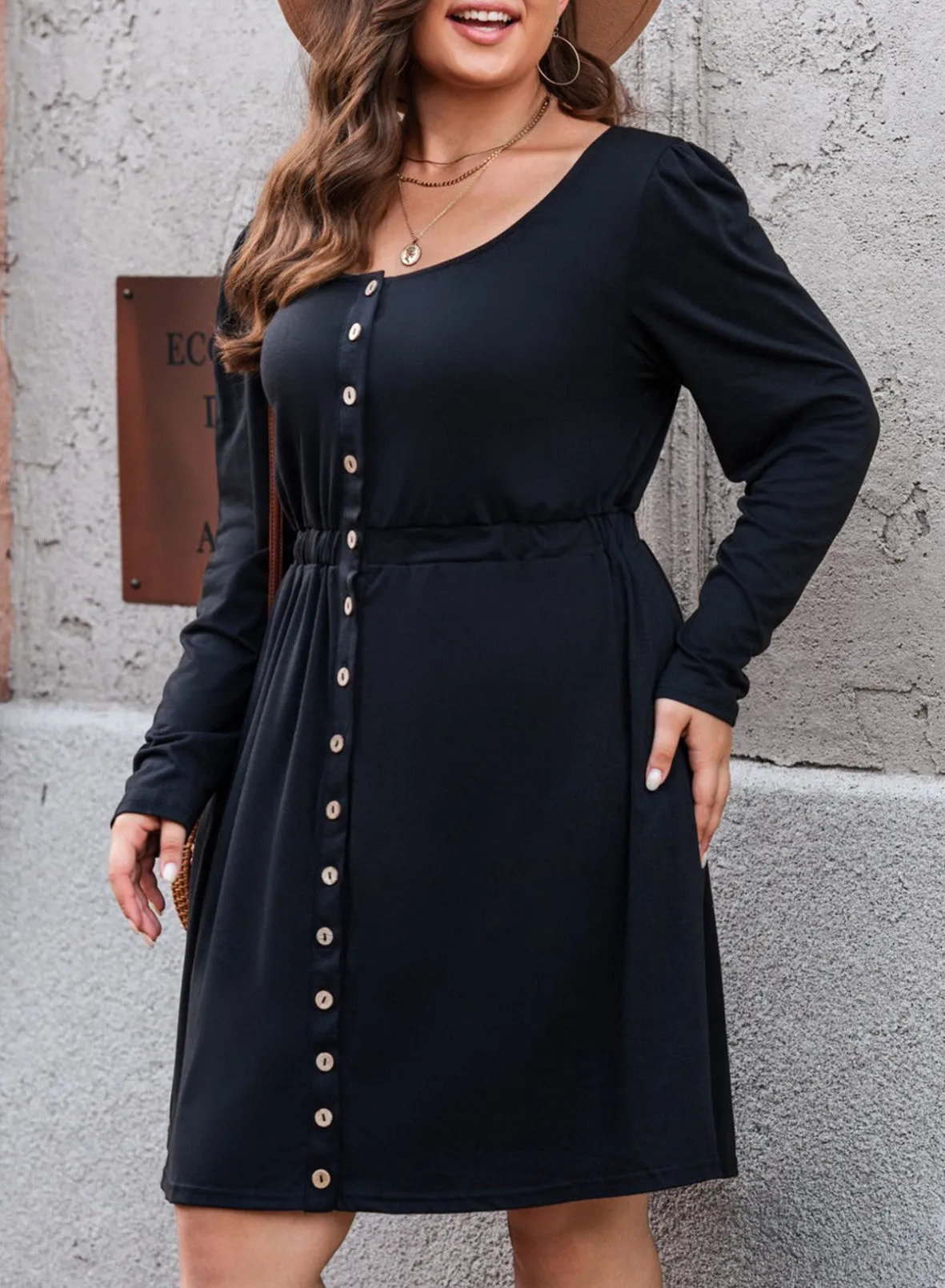 Plus-Size-Kleid mit Knopfleiste, elastischer Taille und langen Ärmeln