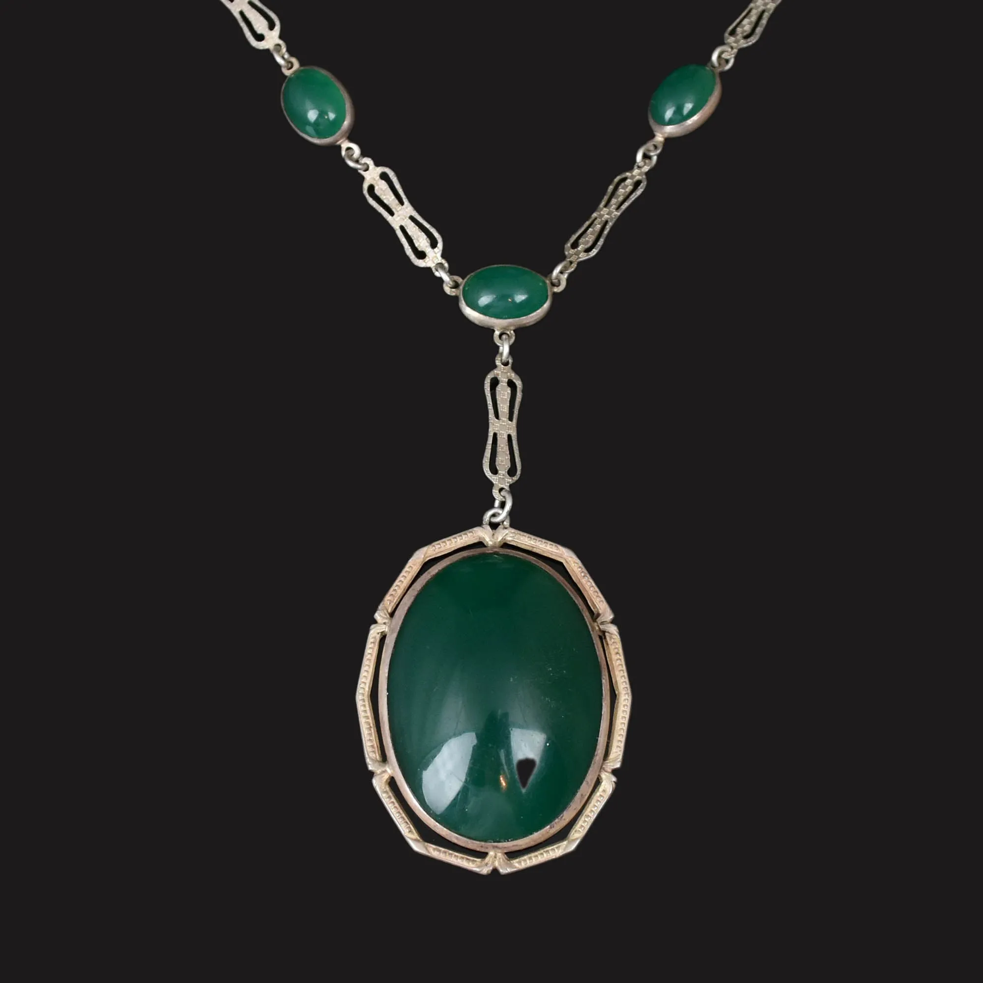 Silver Art Deco Chrysoprase Pendant Necklace