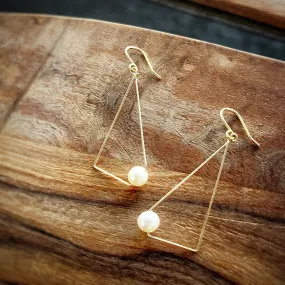 Sultry Pearl Earrings - Gold-Fill