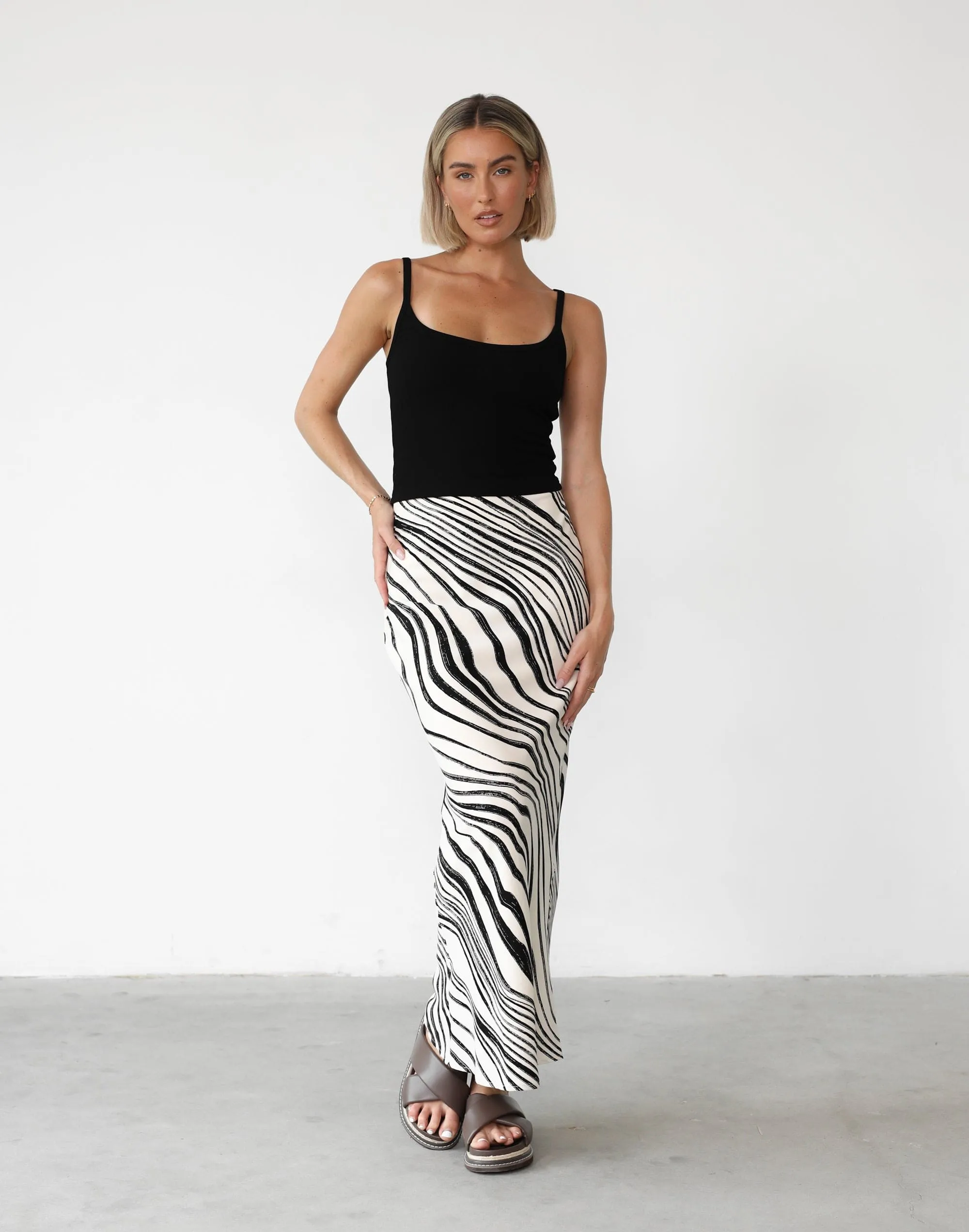 Sye Maxi Skirt (White/Black Print)